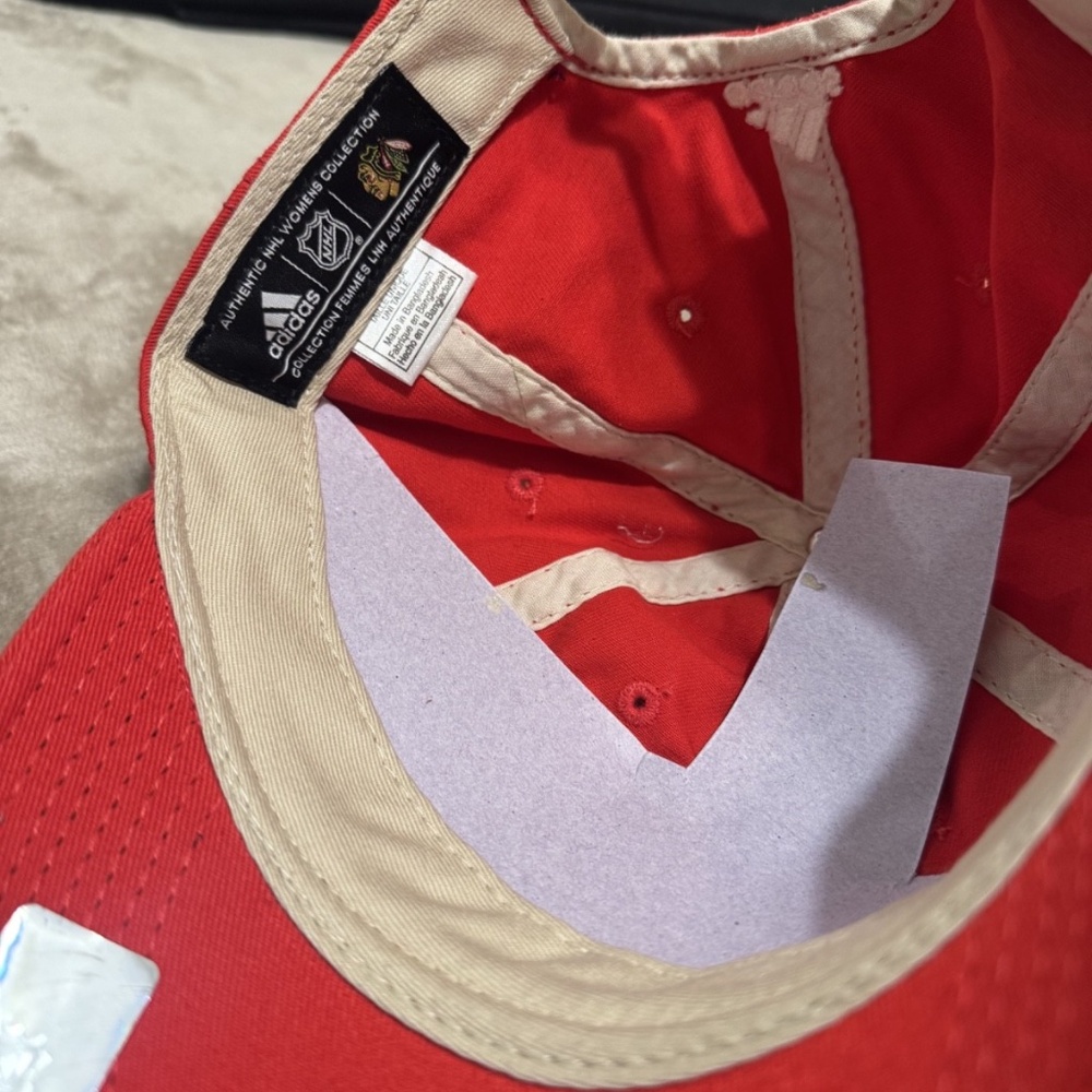 Chicago Blackhawks Women's Hat Cap Adidas Adjustable Red - NEW - Picture 5 of 5